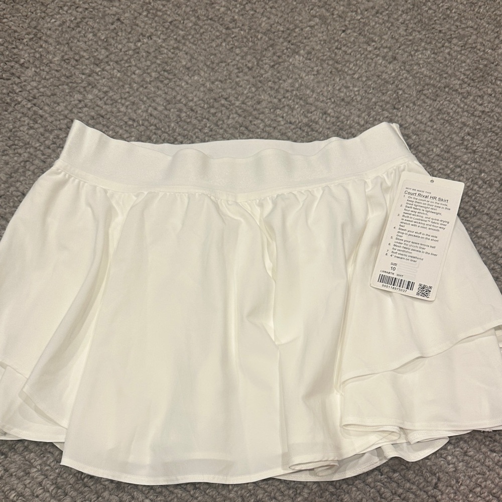 Lululemon white COURT RIVAL HR SKIRT